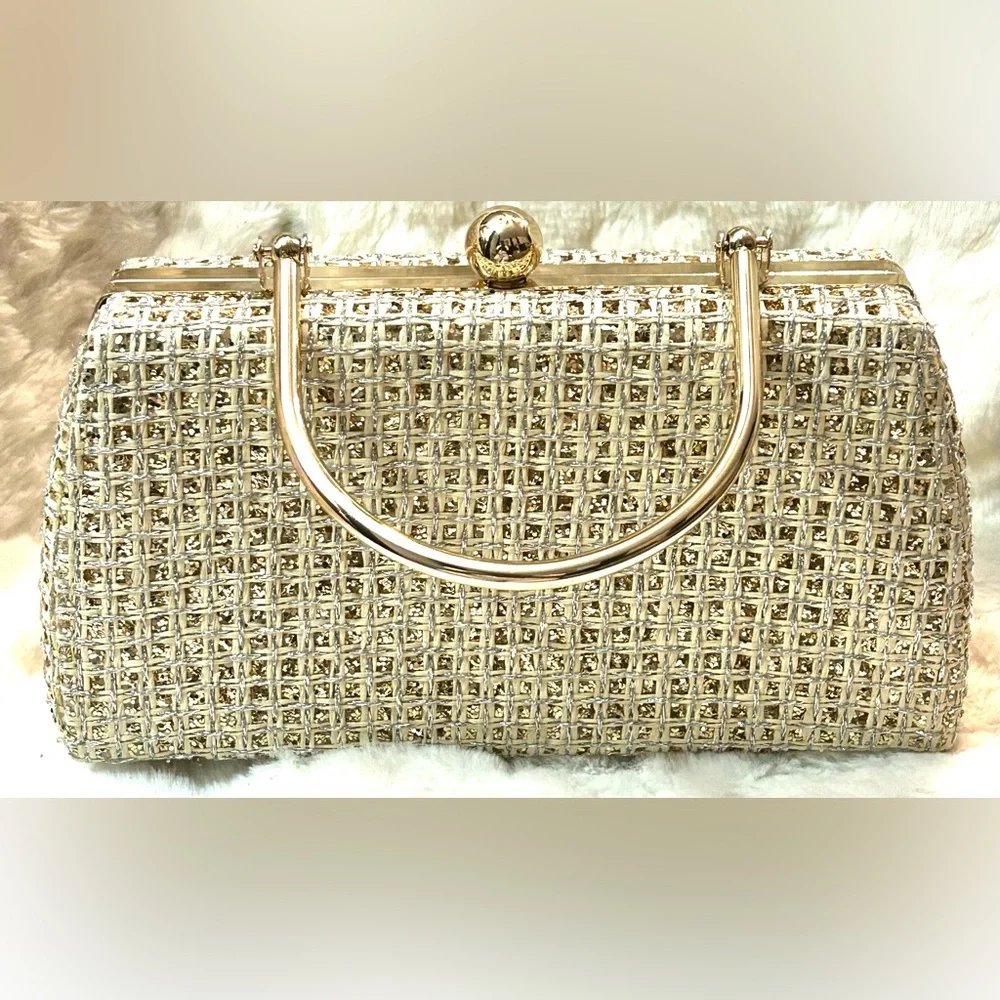 Elegant Handbag Clutch Purse with shiny Gold handle chain clasp - Picture 2 of 16